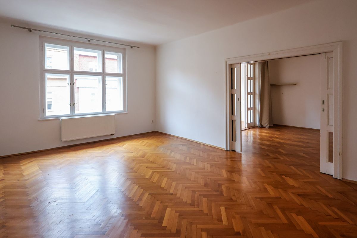 Pronájem bytu 2+1 110 m² – fotografie 2