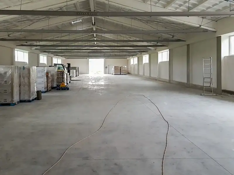 Pronájem obchodního prostoru 1046 m², Lutopecny – náhled fotky 3