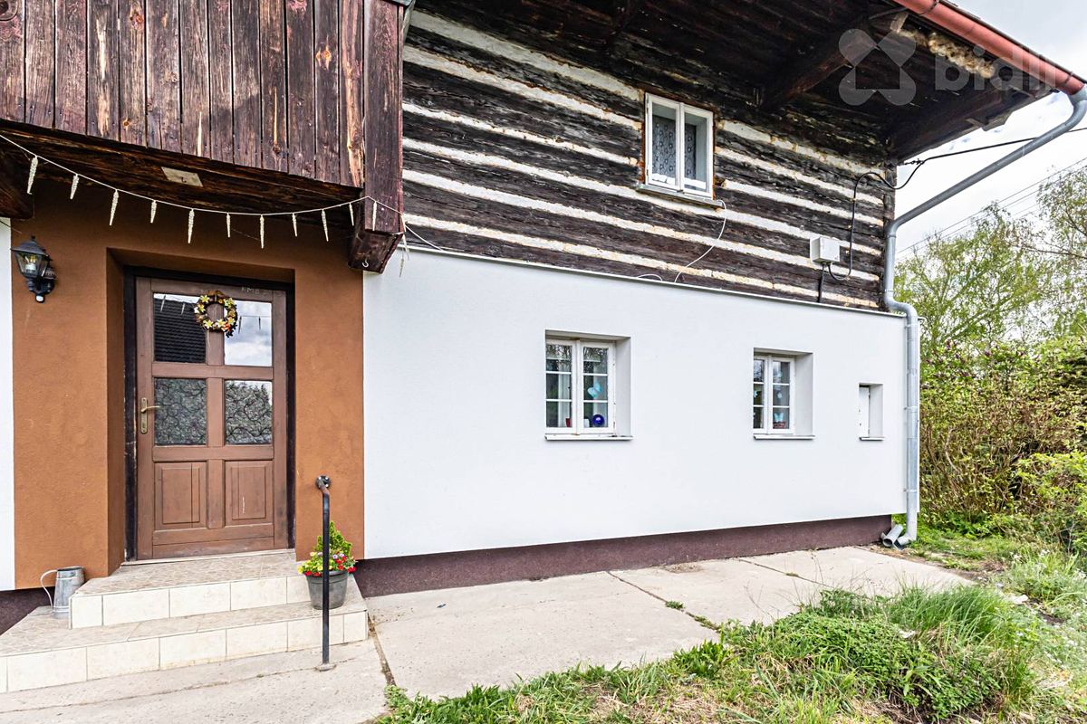 Prodej rodinného domu 200 m², pozemek 691 m²