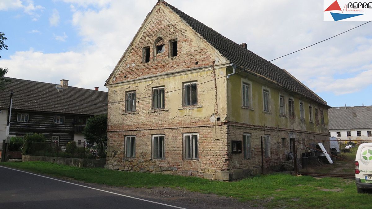 Prodej rodinného domu 200 m², pozemek 1210 m², Úštěk – fotka 1 z 3