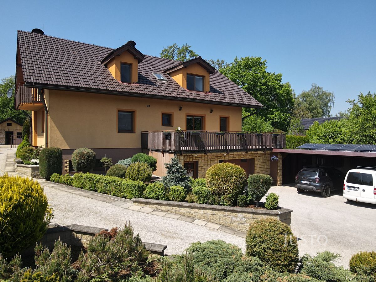 Prodej rodinného domu 425 m², pozemek 1449 m²