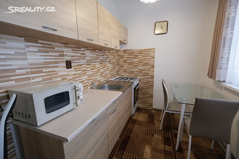 Pronájem bytu 2+1 56 m² – pohled 3