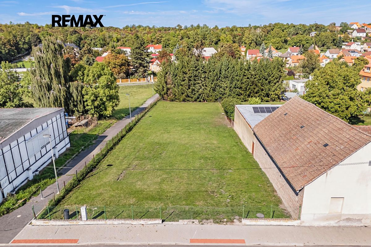 Prodej stavebního pozemku 1449 m² – fotografie 2
