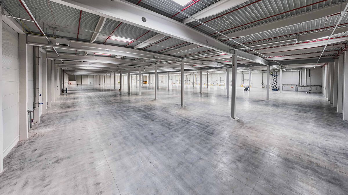 Pronájem skladového prostoru 13500 m² – fotografie 5