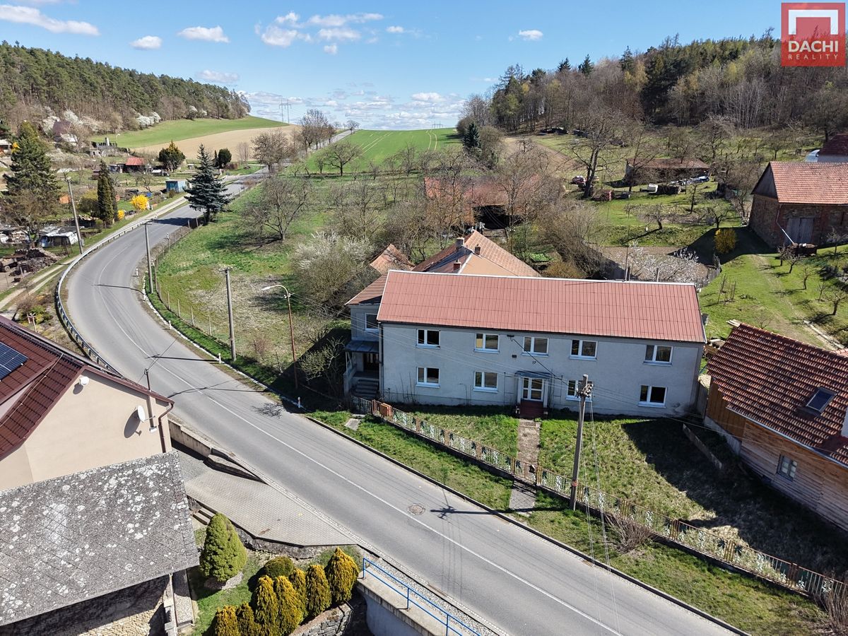 Prodej rodinného domu 373 m², pozemek 5641 m²
