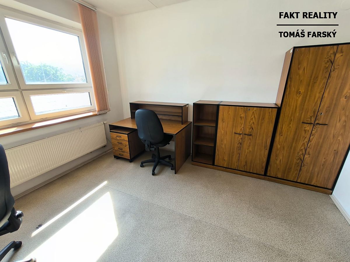 Pronájem kanceláře 14 m² – fotografie 2