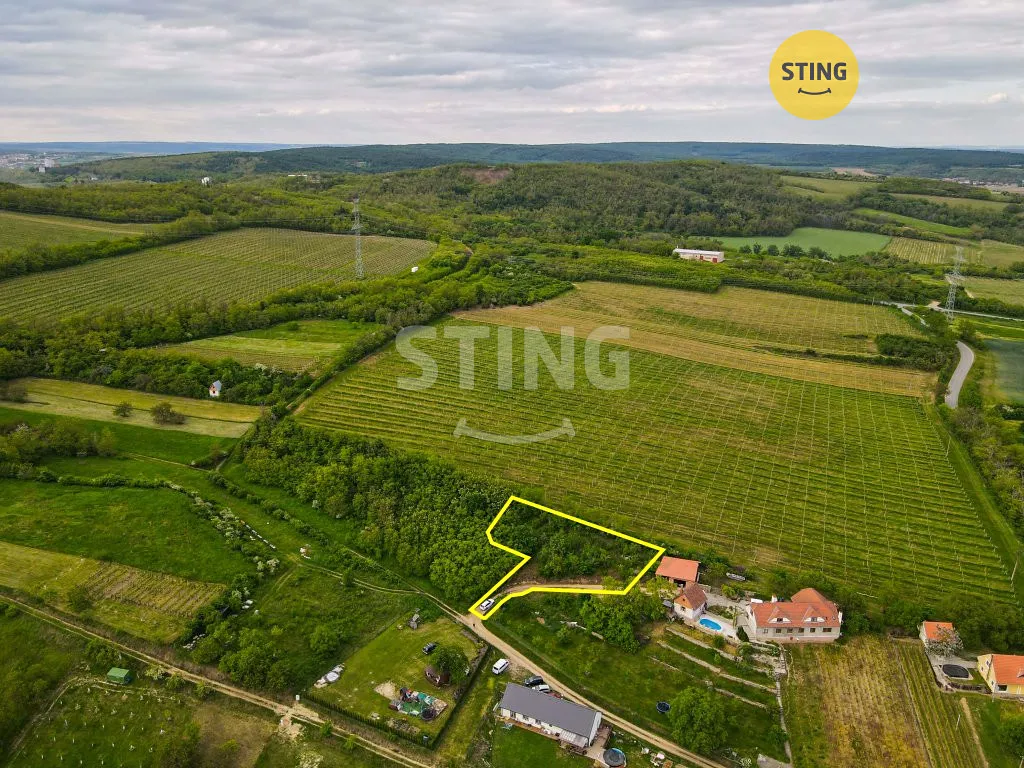 Prodej stavebního pozemku 1006 m²