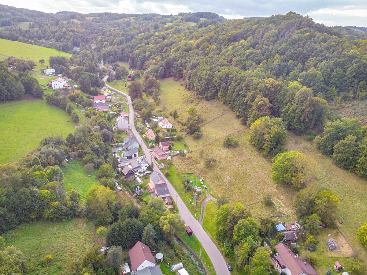 Prodej stavebního pozemku 4274 m² – fotografie 3