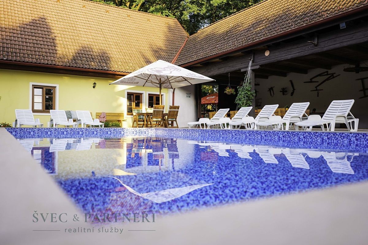 Prodej rodinného domu 2041 m², pozemek 5342 m² – fotografie 4