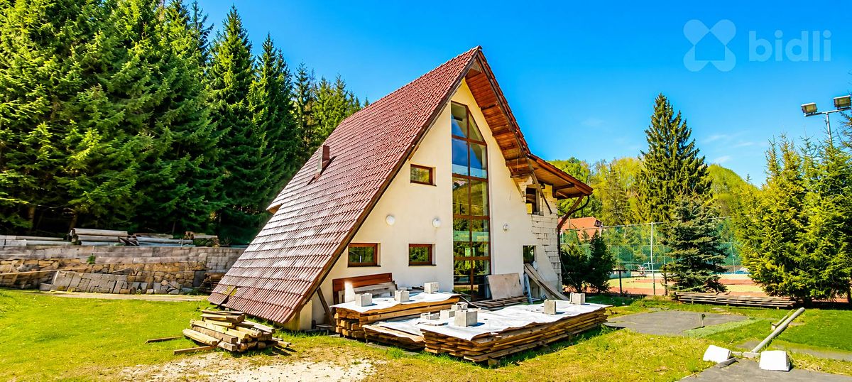 Pronájem komerční nemovitosti 196 m² – fotografie 2