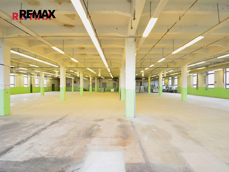 Pronájem komerčního prostoru, 1 422 m² (8 z 14)