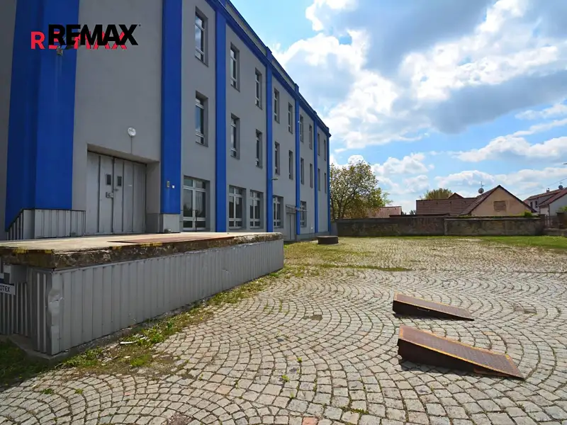Pronájem skladového prostoru 2756 m², Černožice – náhled fotky 2