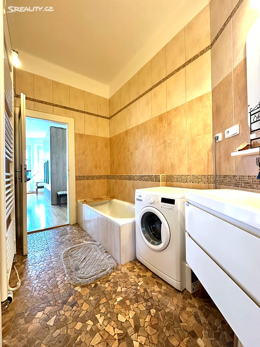 Pronájem bytu 4+1 134 m² – pohled 4