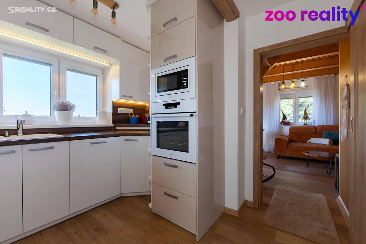 Prodej rodinného domu 310 m², pozemek 2949 m² – pohled 5