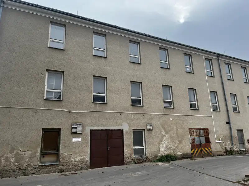 Prodej výrobní haly, prostoru 3300 m², Ivančice – náhled fotky 3