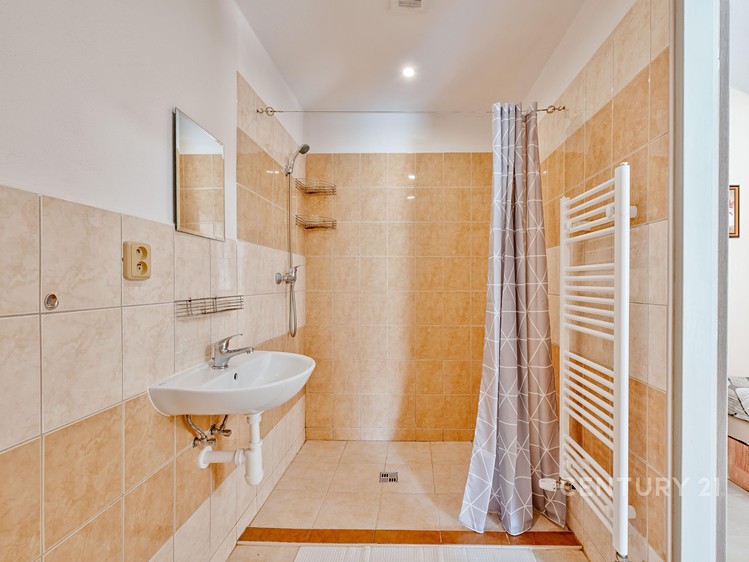 Будинок на продаж, 1 320 м² (18 з 48)