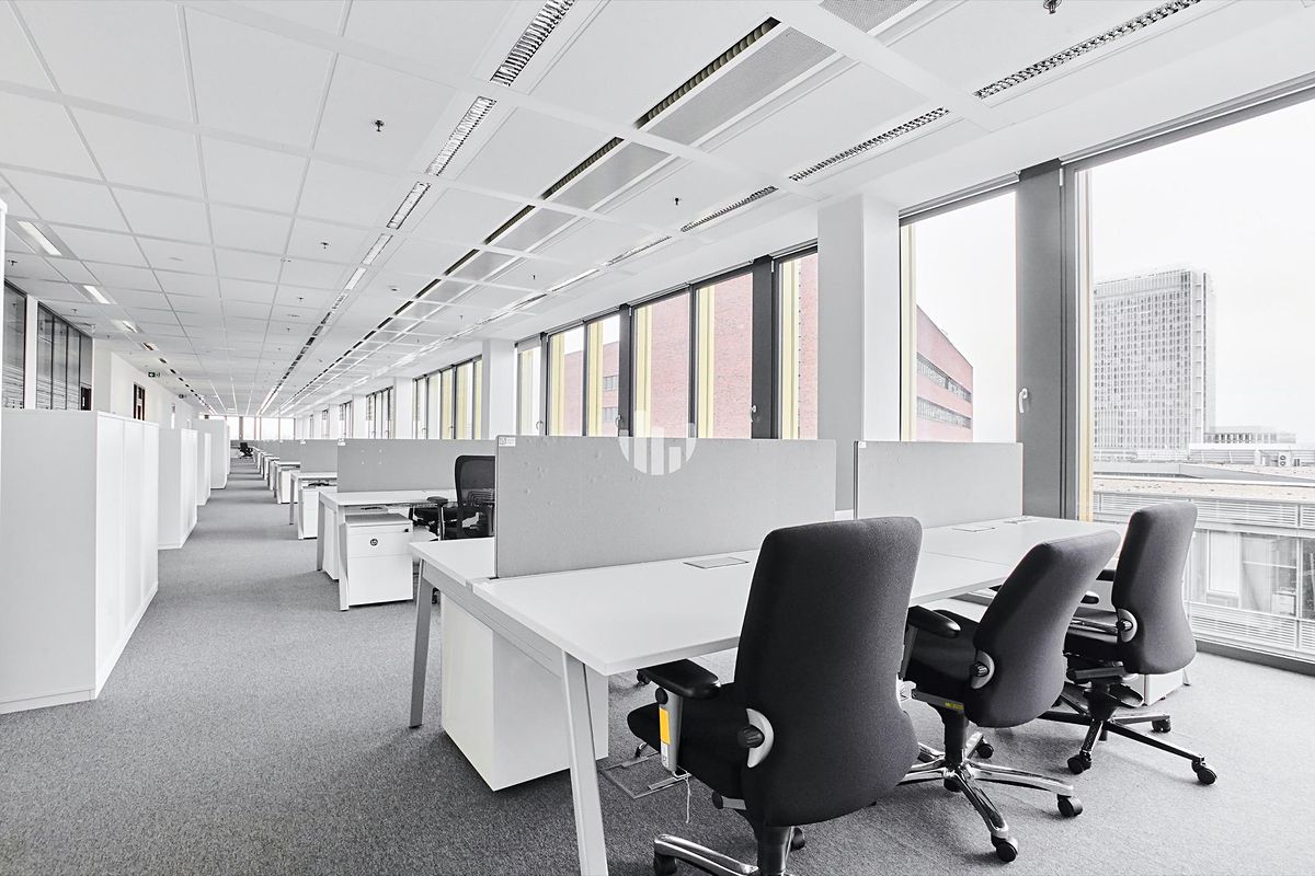 Pronájem kanceláře 521 m² – fotografie 3