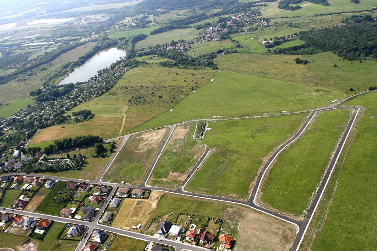 Prodej stavebního pozemku 1300 m² – fotografie 3