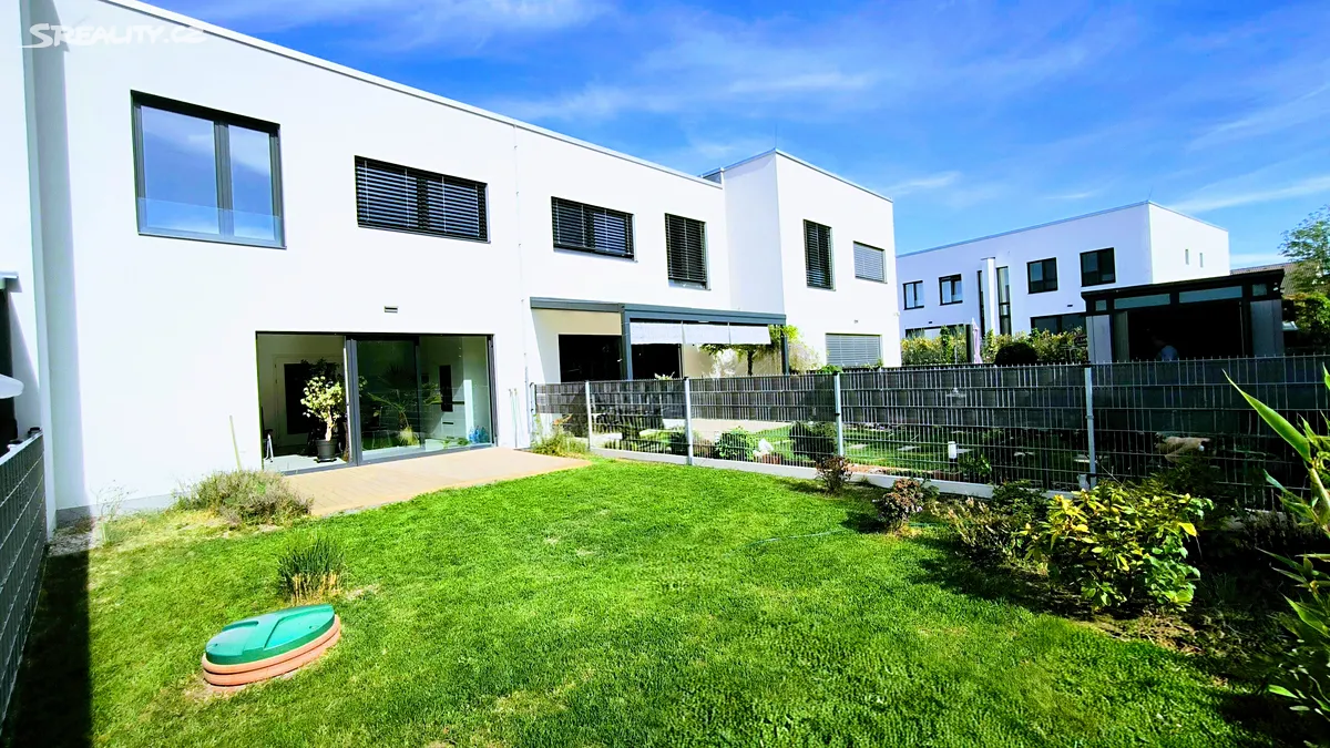 Pronájem rodinného domu 154 m², pozemek 200 m², Vestec