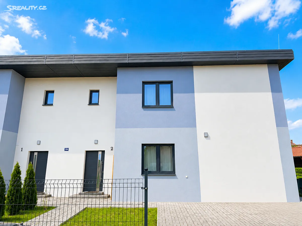Pronájem rodinného domu 226 m², pozemek 526 m², Ohrobec