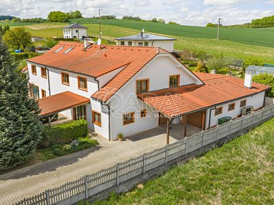 Prodej rodinného domu 362 m², pozemek 1568 m²