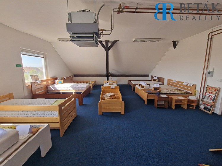 Комерційне приміщення на продаж, 1 200 м² (4 з 23)