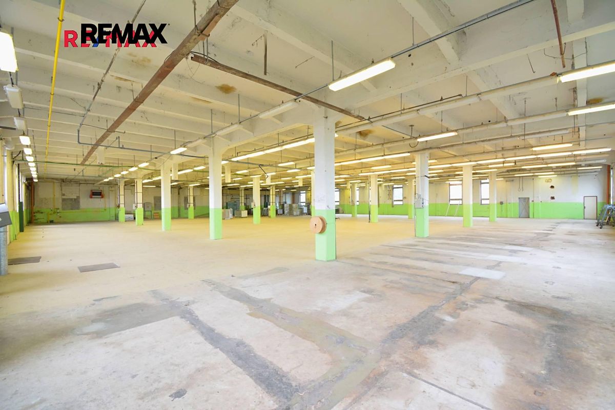 Pronájem skladového prostoru 2756 m² – fotografie 3