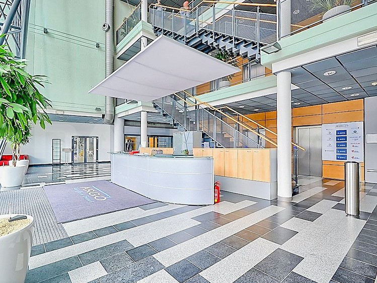 Pronájem komerčního prostoru, 329 m² (4 z 8)