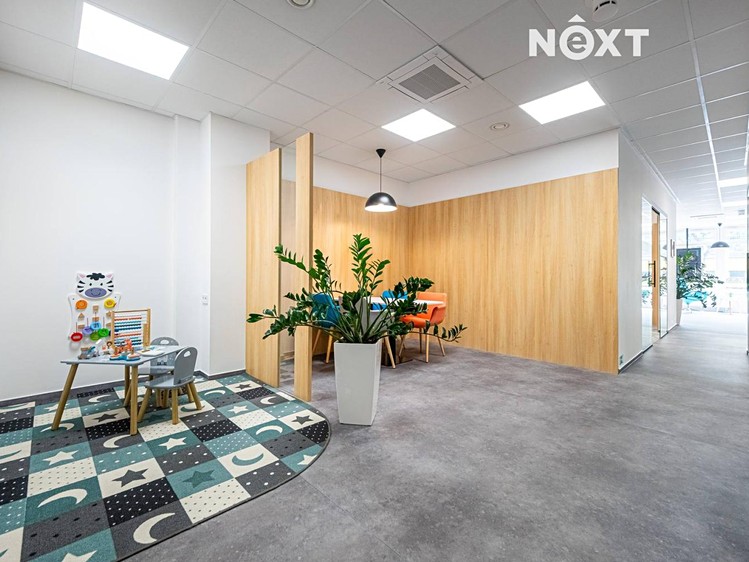 Комерційне приміщення на продаж, 200 м² (21 з 28)