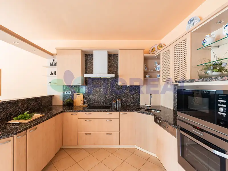 Prodej bytu 4+kk 109 m², Praha – náhled fotky 1