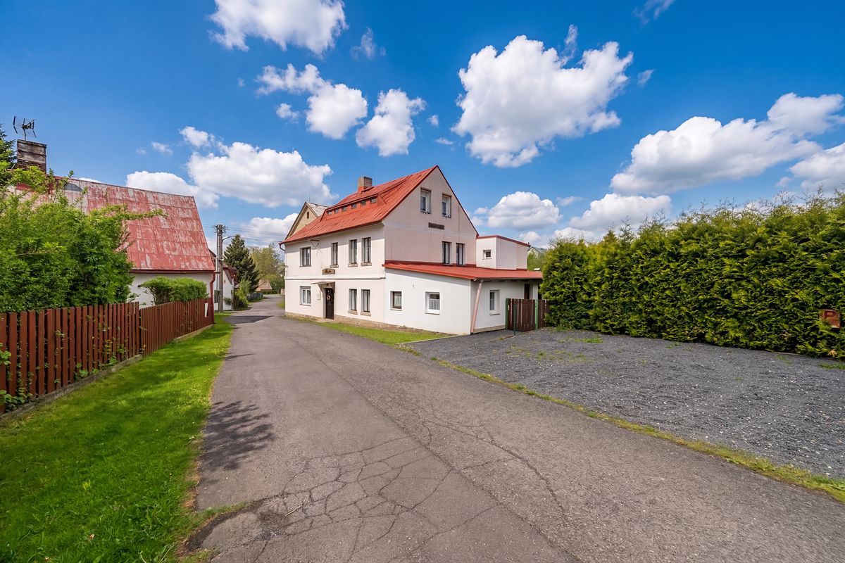 Prodej rodinného domu 172 m², pozemek 1256 m²