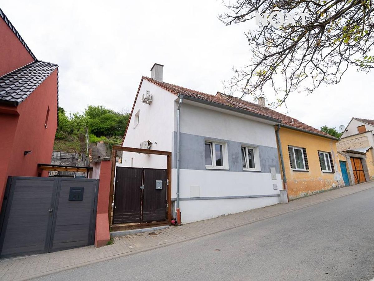 Prodej rodinného domu 99 m², pozemek 326 m²