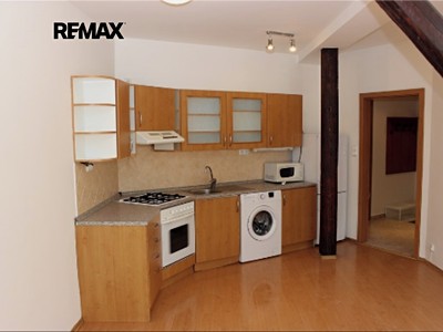 Pronájem bytu 2+kk 45 m² (Podkrovní)