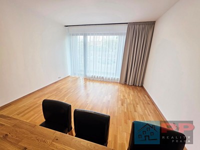 Pronájem bytu 1+kk 48 m² — photo 3