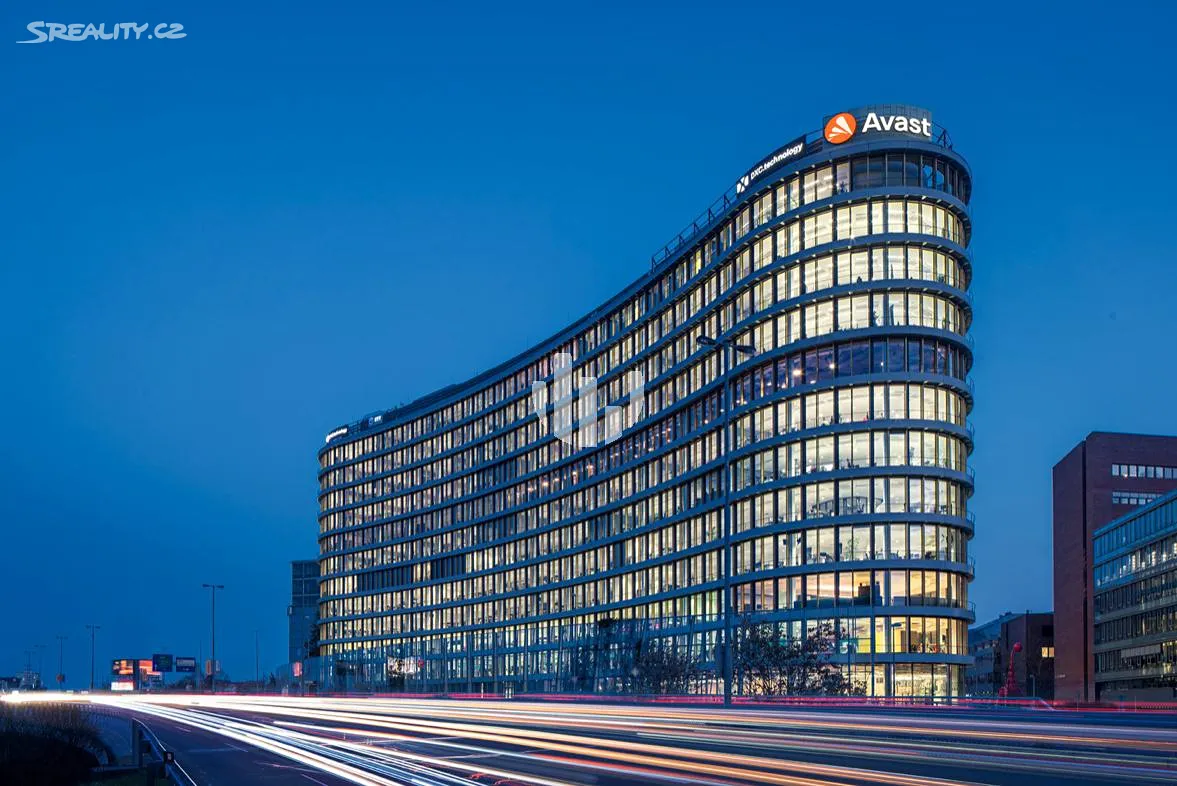 Pronájem kanceláře 521 m², Praha