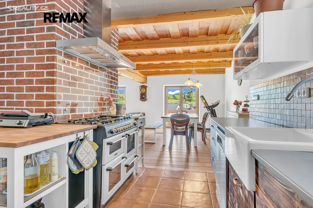 Prodej rodinného domu 330 m², pozemek 795 m² - Widok 5
