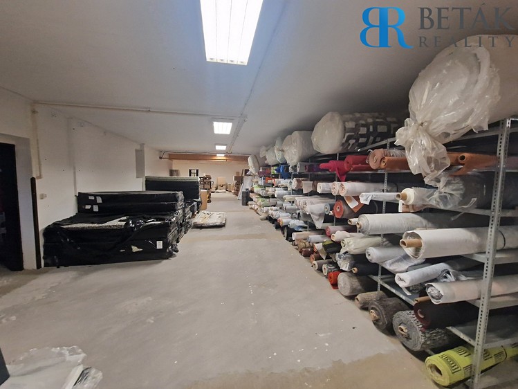Комерційне приміщення на продаж, 1 200 м² (20 з 23)