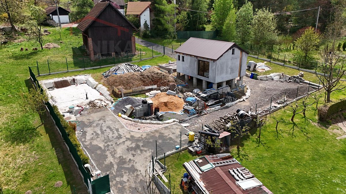 Prodej stavebního pozemku 913 m² – fotografie 2
