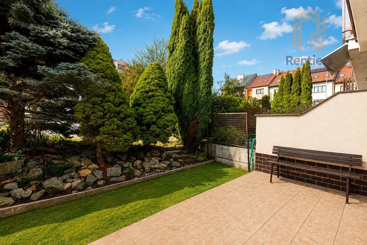 Prodej rodinného domu 246 m², pozemek 258 m² – fotografie 3