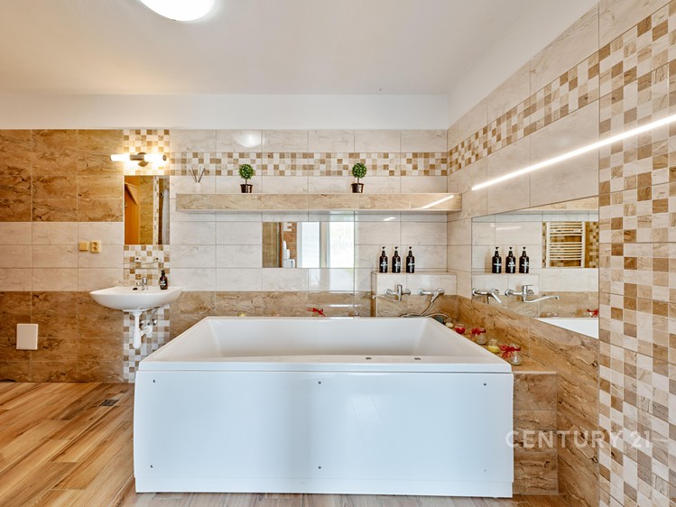 Будинок на продаж, 1 320 м² (6 з 48)