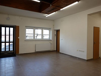 Pronájem kanceláře 180 m² — photo 2