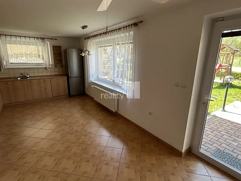 Pronájem rodinného domu 279 m², pozemek 970 m², Humpolec – náhled fotky 2