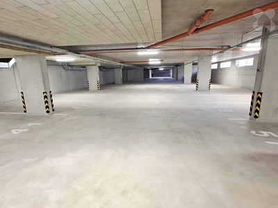 Pronájem garážového stání 14 m² — photo 2
