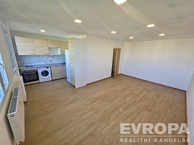 Pronájem bytu 1+kk 32 m²