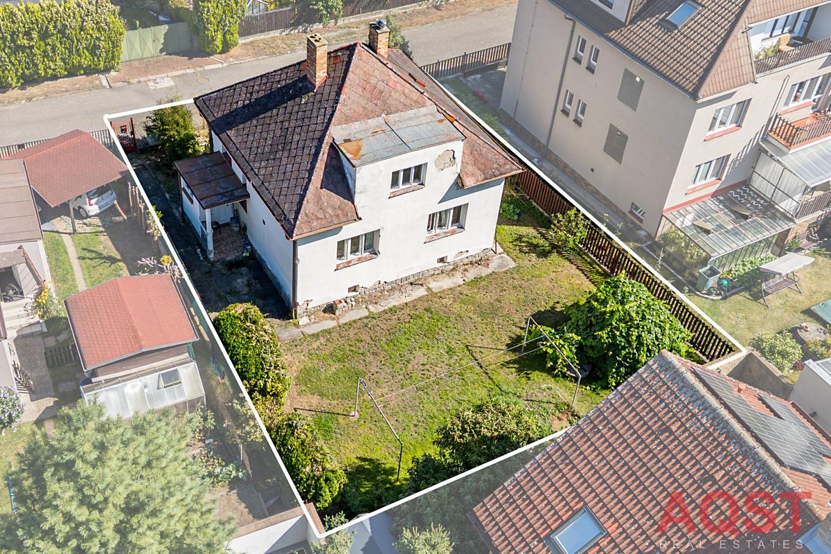 Prodej rodinného domu 212 m², pozemek 406 m² – fotografie 2