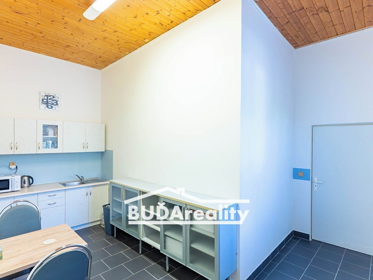 Prodej komerčního prostoru, 1 100 m² (14 z 24)