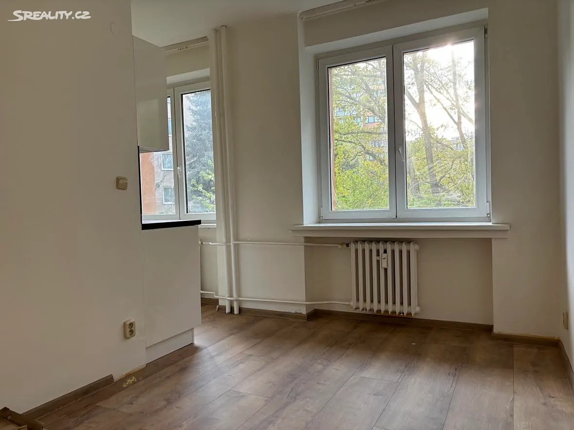 Pronájem bytu 2+1 64 m² - Több