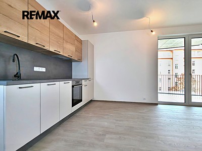 Pronájem bytu 1+kk 37 m²