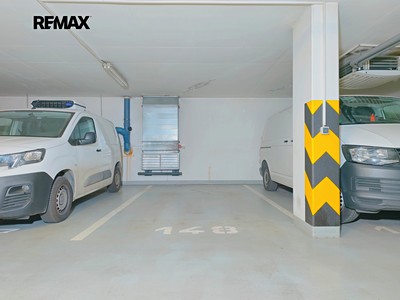 Pronájem garážového stání 12 m²