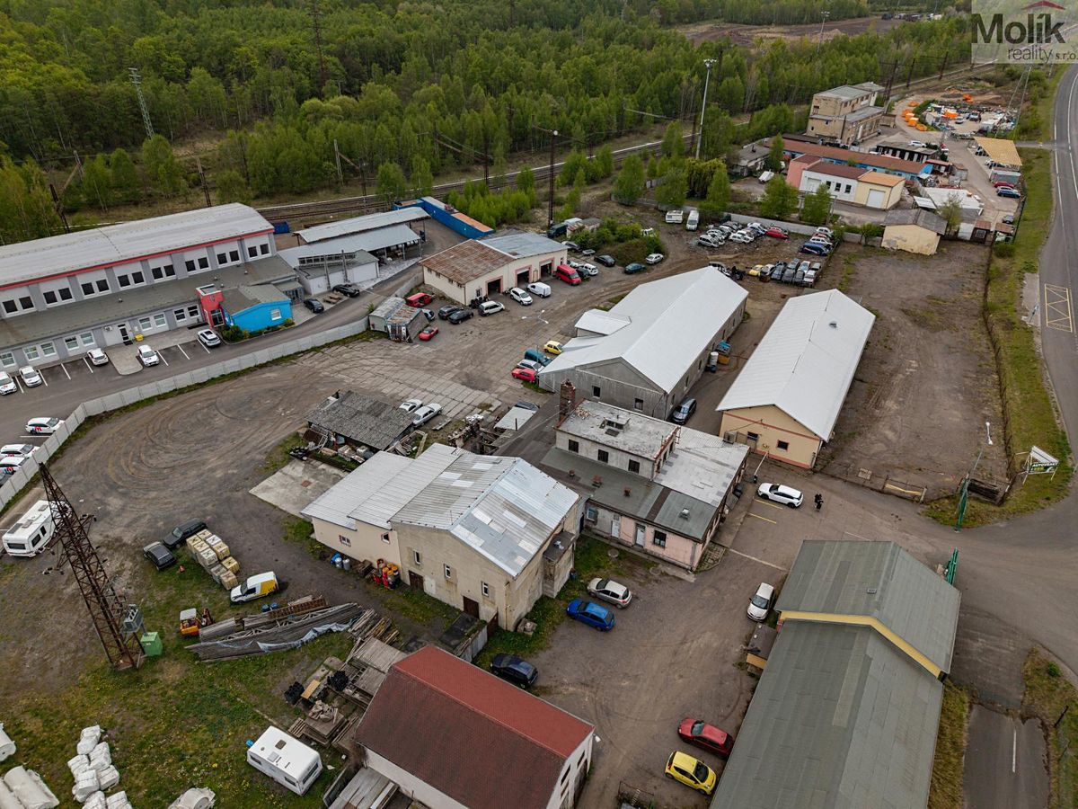 Prodej kanceláře 1652 m²